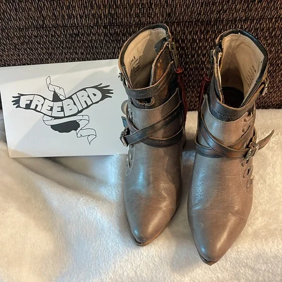 Freebird Jerome, Stone multi size 9, EUC (runs narrow/small) - Picture 5 of 6